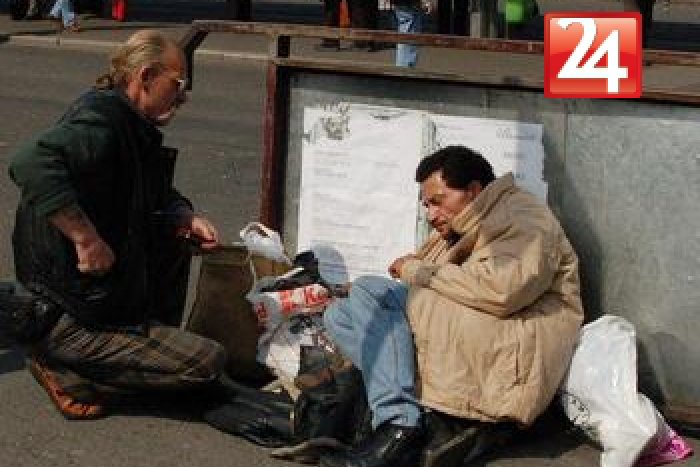 Ilustračný obrázok k článku Alkohol na verejných priestranstvách v Žiari opäť zakázaný. Pokutovaní budú aj bezdomovci!