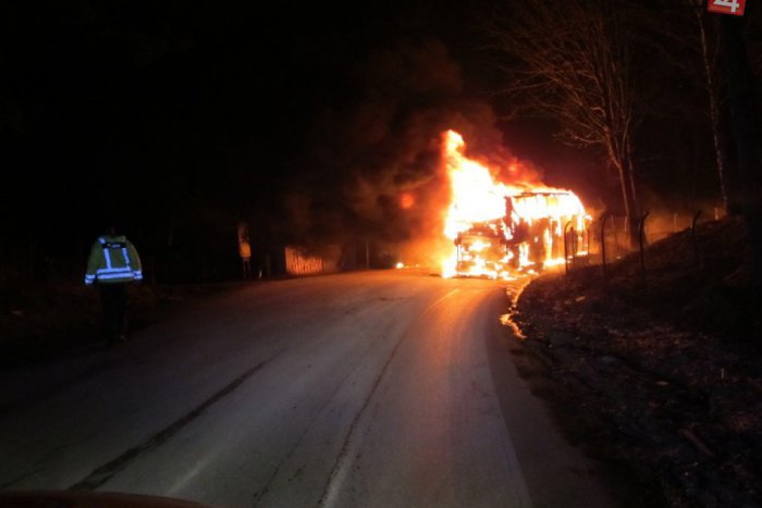 Ilustračný obrázok k článku Ohnivá hrôza na ceste: Pri Kremnici zhorel autobus do tla!