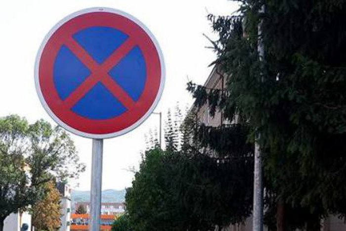 Ilustračný obrázok k článku Sťažnosti sa kopili, mesto zakročilo: Na tejto žiarskej ulici už nezaparkujete, FOTO
