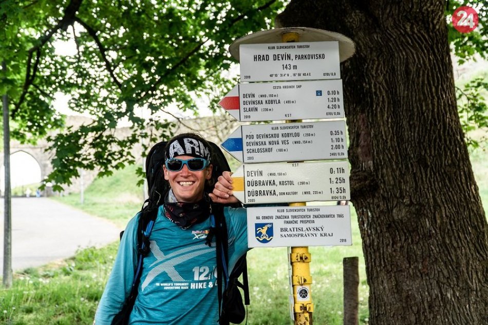Ilustračný obrázok k článku Stovky kilometrov pešo a na paraglide: Ďurifuk to dal z Dukly na Devín za sedem dní, FOTO
